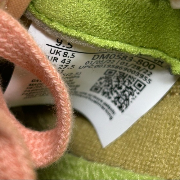 Nike Dunk Low Shoes - Picture 5 of 8